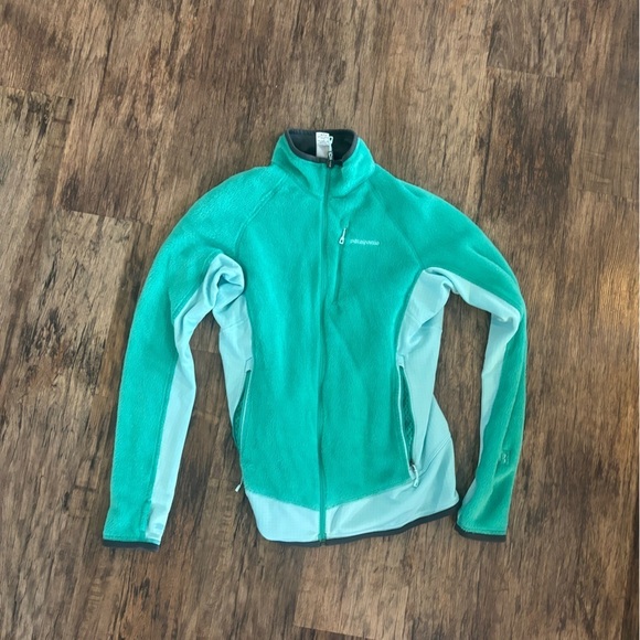 Patagonia Jackets & Blazers - Patagonia Turquoise and Gray Fleece Jacket